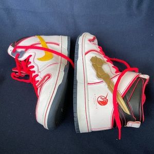 Nike SB dunk high gundam